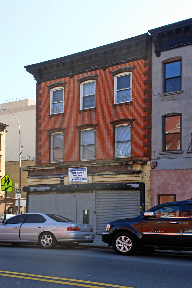 648 Myrtle Ave in Brooklyn, NY - Building Photo - Building Photo