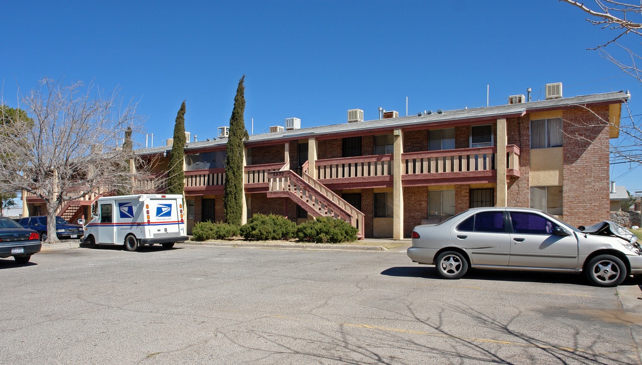 8832 Ankerson St in El Paso, TX - Building Photo