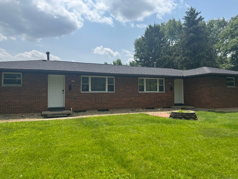 1165 Eastfield Rd in Worthington, OH - Building Photo