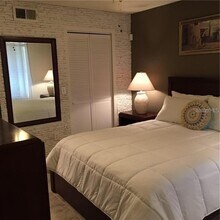 2218 Grand Cayman Ct in Kissimmee, FL - Building Photo - Building Photo