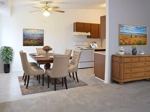 Aspen Creek Apartments in New Baltimore, MI - Foto de edificio - Building Photo