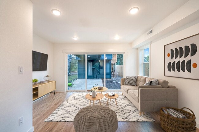 Brand new Portsmouth home steps from Colum in Portland, OR - Foto de edificio - Building Photo