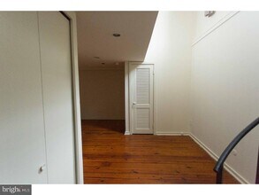 407 S 11th St in Philadelphia, PA - Building Photo - Building Photo