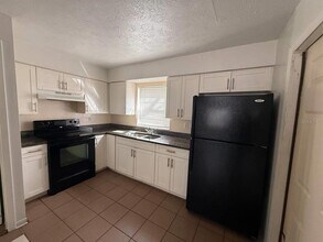 8505 N Tampa St in Tampa, FL - Foto de edificio - Building Photo