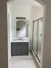 4949 N Harbor Isles Dr in Fort Lauderdale, FL - Foto de edificio - Building Photo