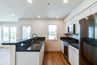 3944 Bancroft St in San Diego, CA - Building Photo - Building Photo