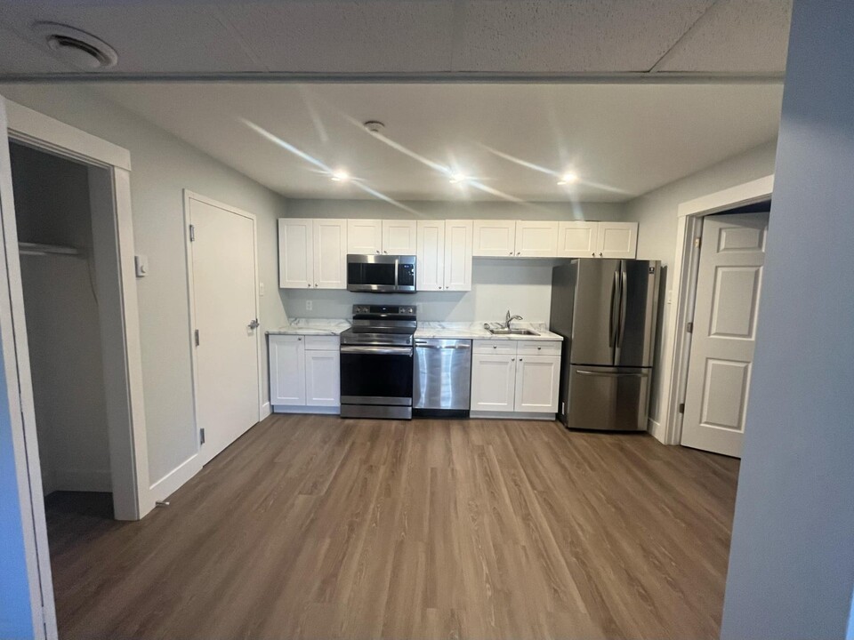 250 Ellerdale St in Saint John, NB - Building Photo