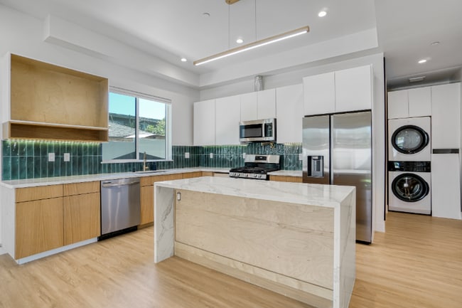 4804 S Slauson Ave in Culver City, CA - Building Photo - Building Photo
