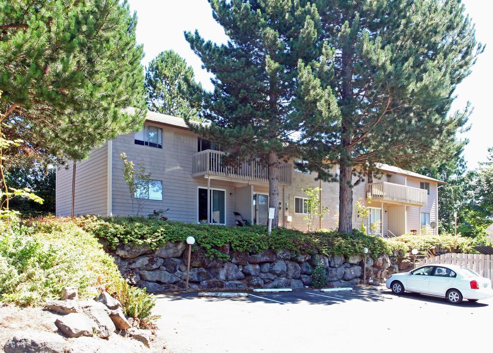 Suncrest Apartments in Bremerton, WA - Building Photo