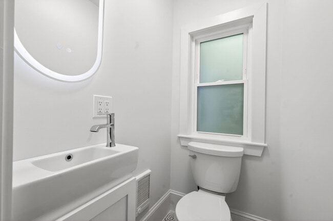 112 Woodstock St, Unit 2
