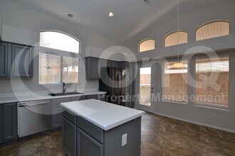 4927 W Wahalla Ln in Glendale, AZ - Building Photo - Building Photo