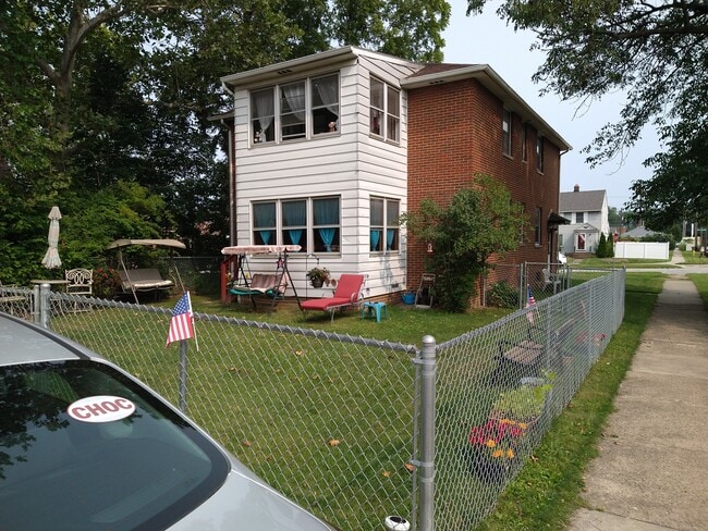 property at 2403 Brookview Blvd