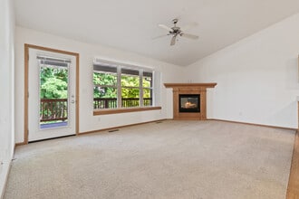 21 Redtail Bnd in Coralville, IA - Foto de edificio - Building Photo