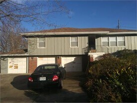 8325 Elm Ave in Raytown, MO - Building Photo