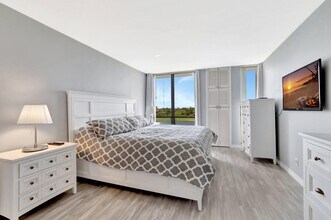 1566 Bridgewood Dr in Boca Raton, FL - Building Photo - Building Photo