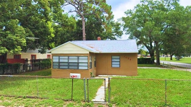 property at 1025 Mack Ave