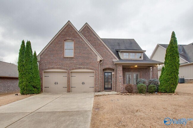 property at 2915 Magnolia Park Drive Southeast