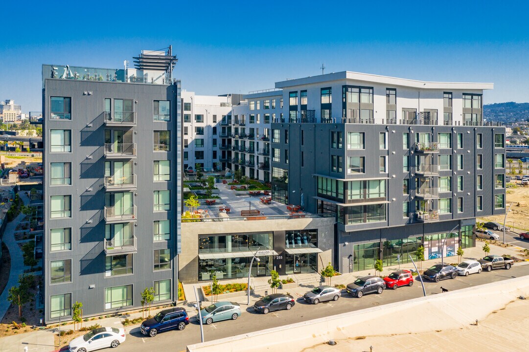 Orion Apartments in Oakland, CA - Foto de edificio