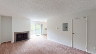 541 Alameda del Prado in Novato, CA - Building Photo