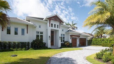 700 Wedge Dr in Naples, FL - Building Photo - Building Photo