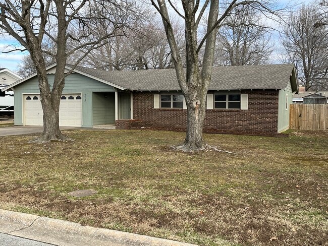 property at 215 Magnolia Rd