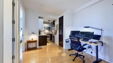13-11 Jackson Ave in Queens, NY - Building Photo - Building Photo