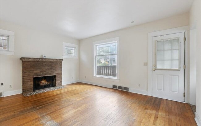 506 W Oakland Ave in Lansing, MI - Building Photo - Building Photo