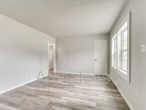 2312 Mustang St in Del City, OK - Building Photo - Building Photo