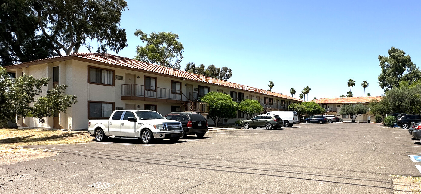 9860 E Broadway Rd, Unit 108 in Mesa, AZ - Foto de edificio