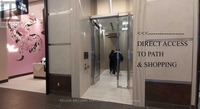 100 Harbour St in Toronto, ON - Building Photo - Building Photo