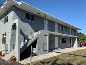 1479 NW 16th St in Miami, FL - Building Photo - Building Photo