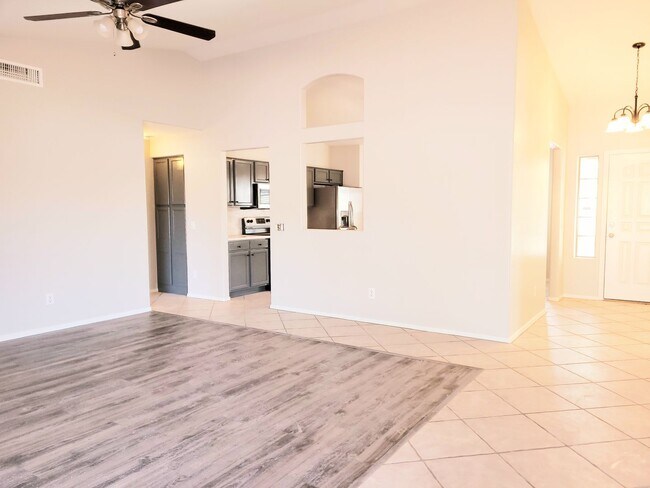 10630 E Florian Ave in Mesa, AZ - Building Photo - Building Photo
