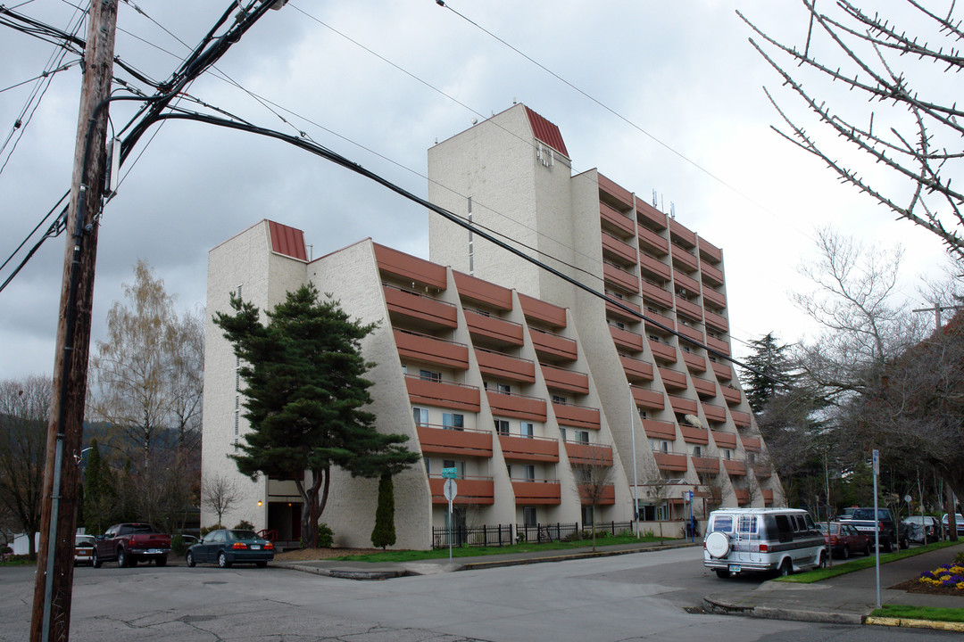 Schrunk River Tower in Portland, OR - Building Photo