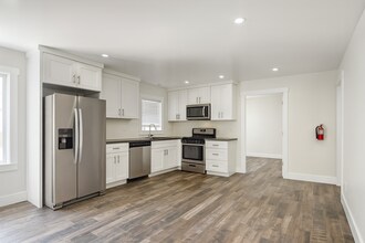 1462 W 28th St in Los Angeles, CA - Building Photo - Building Photo