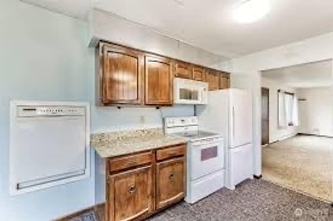 501 Division St in Kelso, WA - Foto de edificio - Building Photo