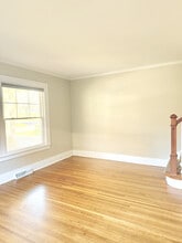 91 Lacy St in Avon, NY - Foto de edificio - Building Photo