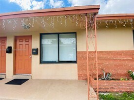 227 SW 9th St in Hallandale Beach, FL - Building Photo