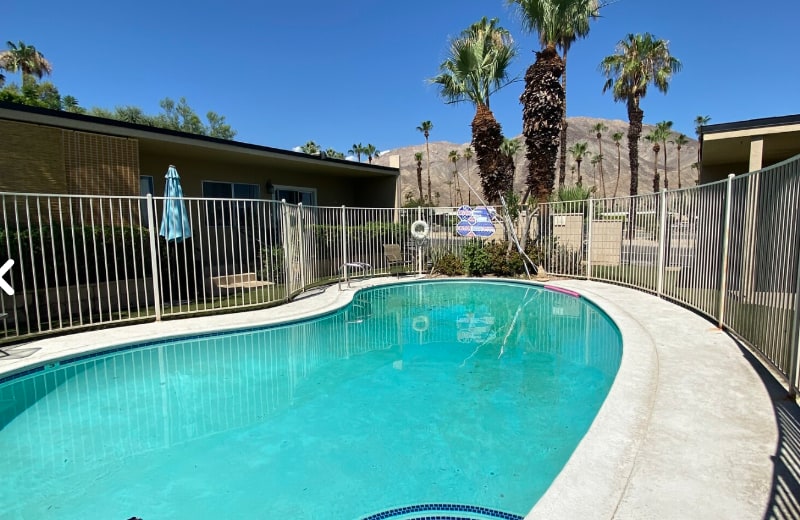 46050 CA-74 in Palm Desert, CA - Building Photo