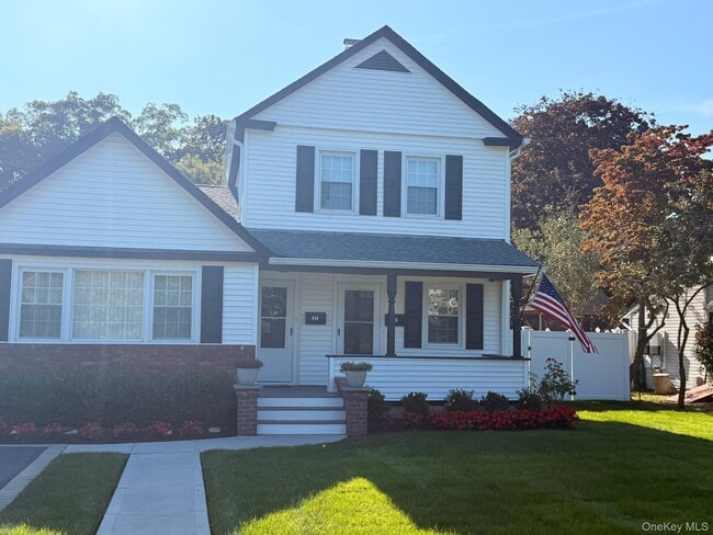 24 Tyler Ave in West Sayville, NY - Building Photo - Building Photo