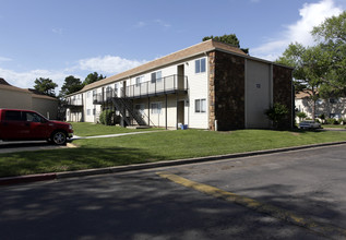 Bandon Trails Apartments in Tulsa, OK - Building Photo - Building Photo