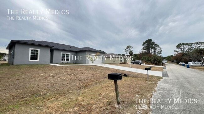 1364 Gibbs Rd SW in Palm Bay, FL - Building Photo - Building Photo