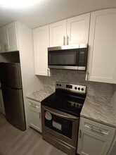 1518 Willow Bend Way, Unit B in Tallahassee, FL - Building Photo - Building Photo