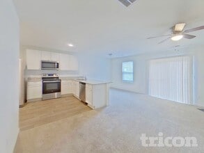 1073 Crescent Moon Lp, Unit Apt2 in Hopkins, SC - Foto de edificio - Building Photo