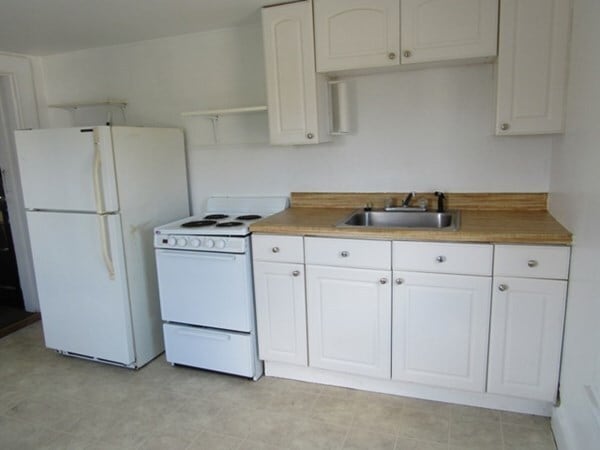 5 Wallace Ave in Bourne, MA - Building Photo - Building Photo