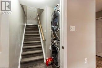 151 Hardcastle Dr in Cambridge, ON - Building Photo - Building Photo