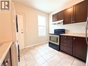 340 Barton St E in Hamilton, ON - Building Photo - Building Photo
