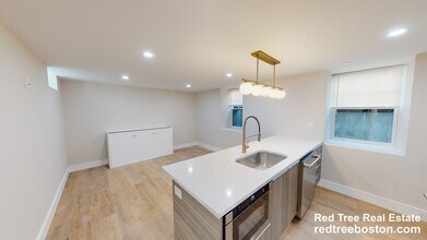 93 Williston Rd, Unit 1 in Boston, MA - Foto de edificio - Building Photo