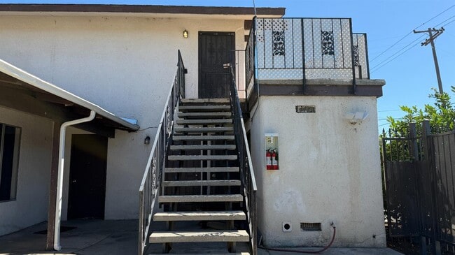 property at 2514 E Andrews Ave