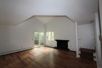6 Lyle Ct in Farmington, CT - Building Photo - Building Photo