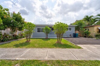 3635 SW 88th Ct in Miami, FL - Building Photo - Building Photo